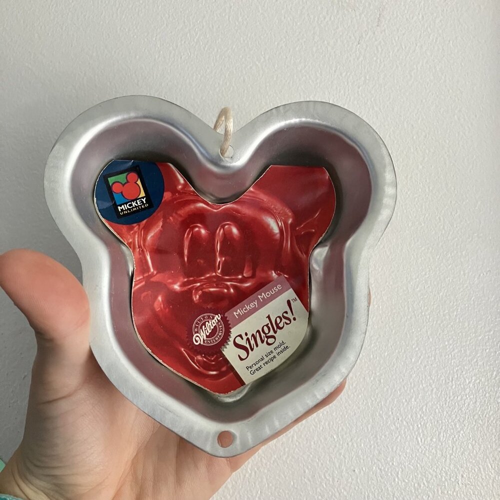 New Vintage Wilton Mickey Mouse Singles Mini Treat‎ Cake Pan Mold Insert - Picture 3 of 6